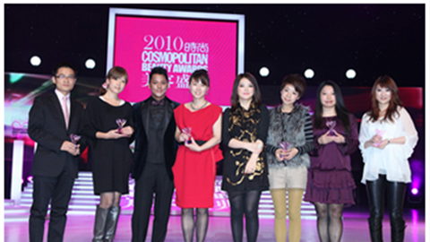 欧博代理平台水漾肌密早晚水闪耀美容盛典